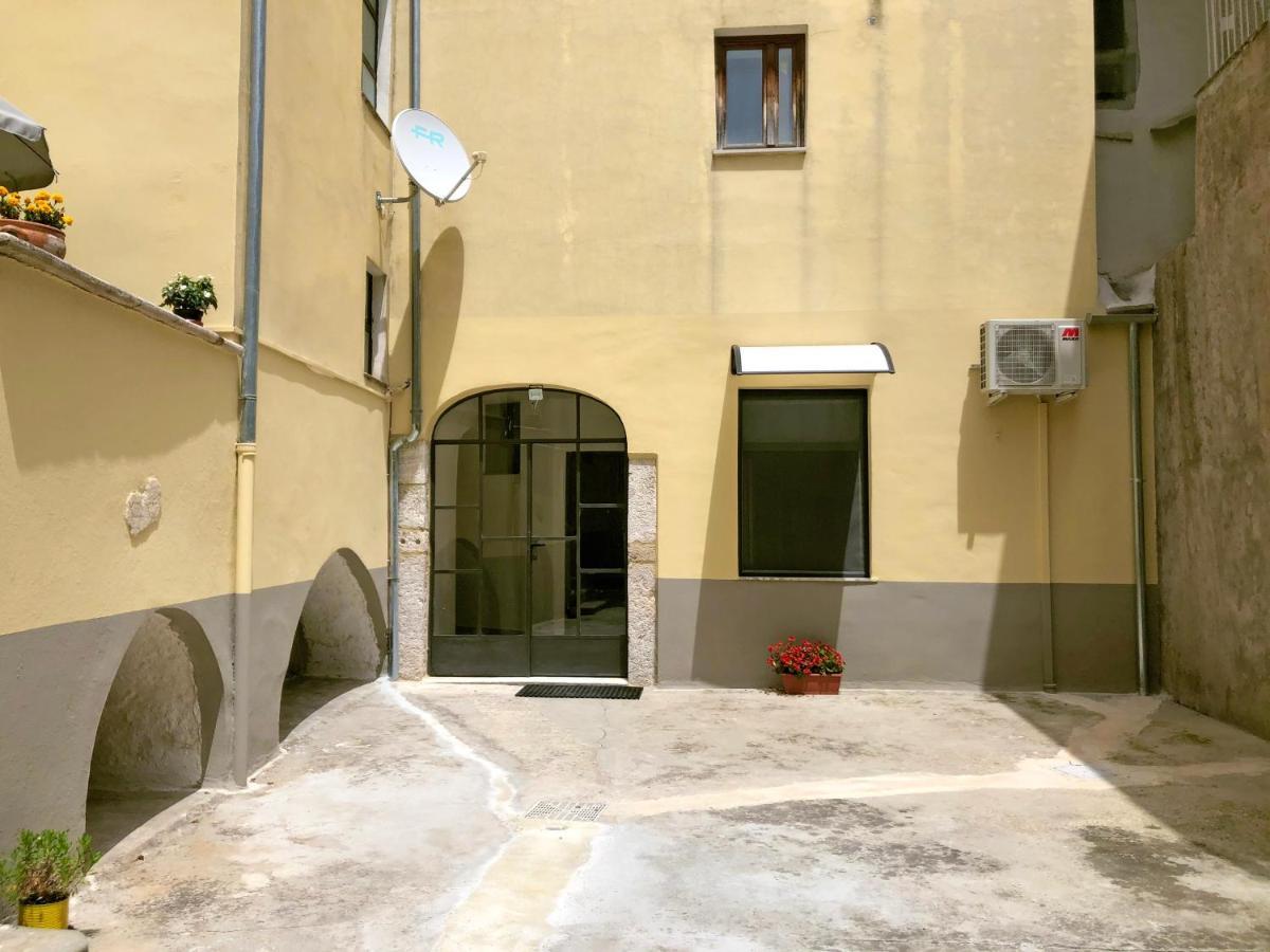 Alcentro Orange Home Venafro Bagian luar foto